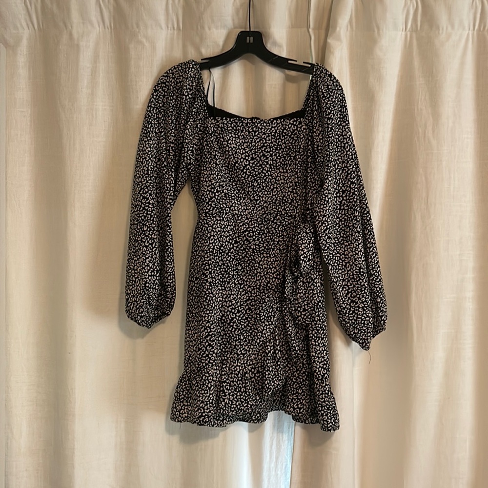 Black and white animal printed square neck dress with tie in the front